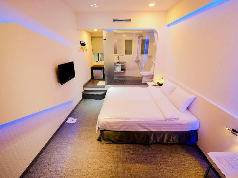 Galaxia Business Hotel Taichung Exterior foto