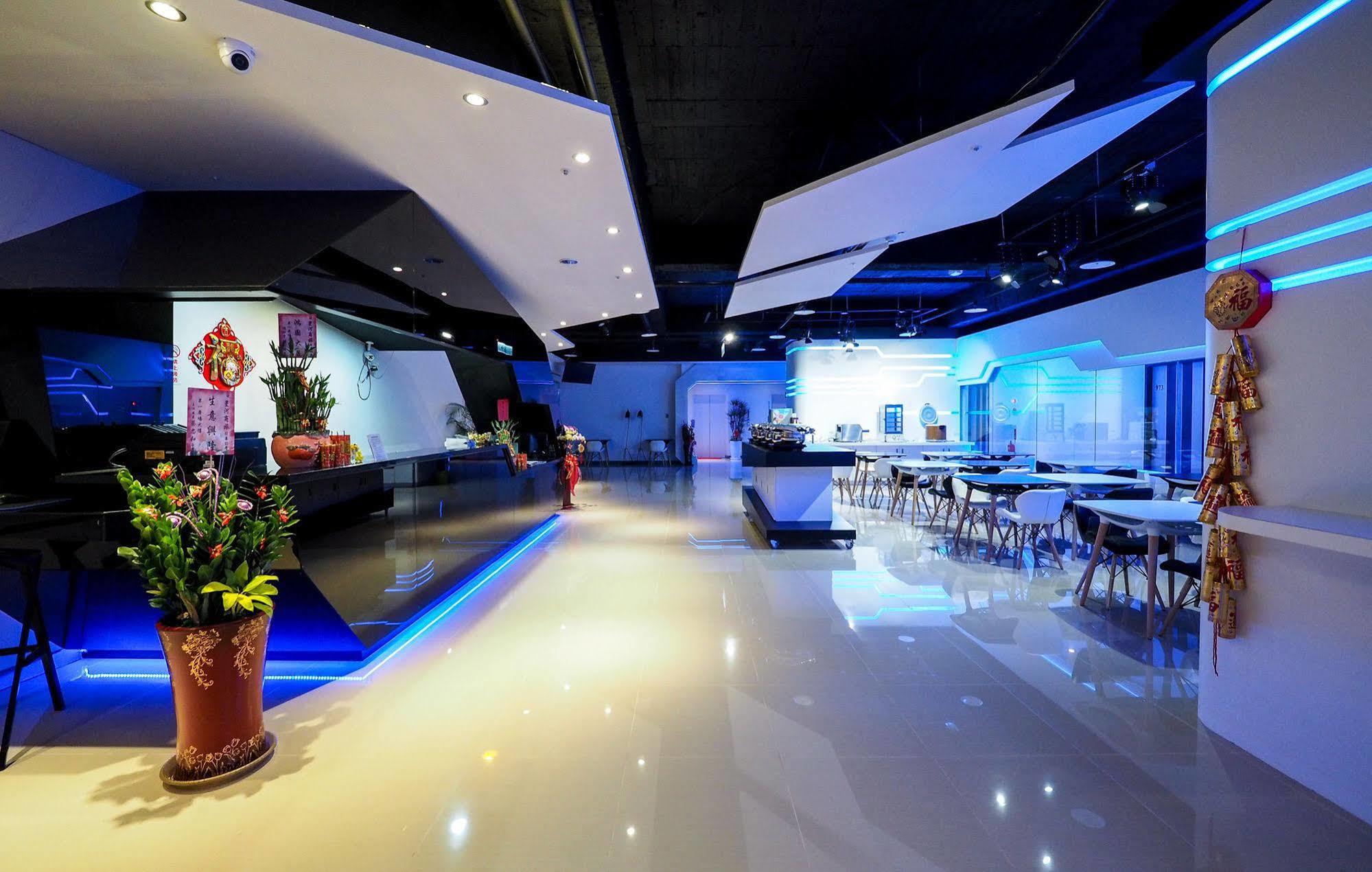Galaxia Business Hotel Taichung Exterior foto